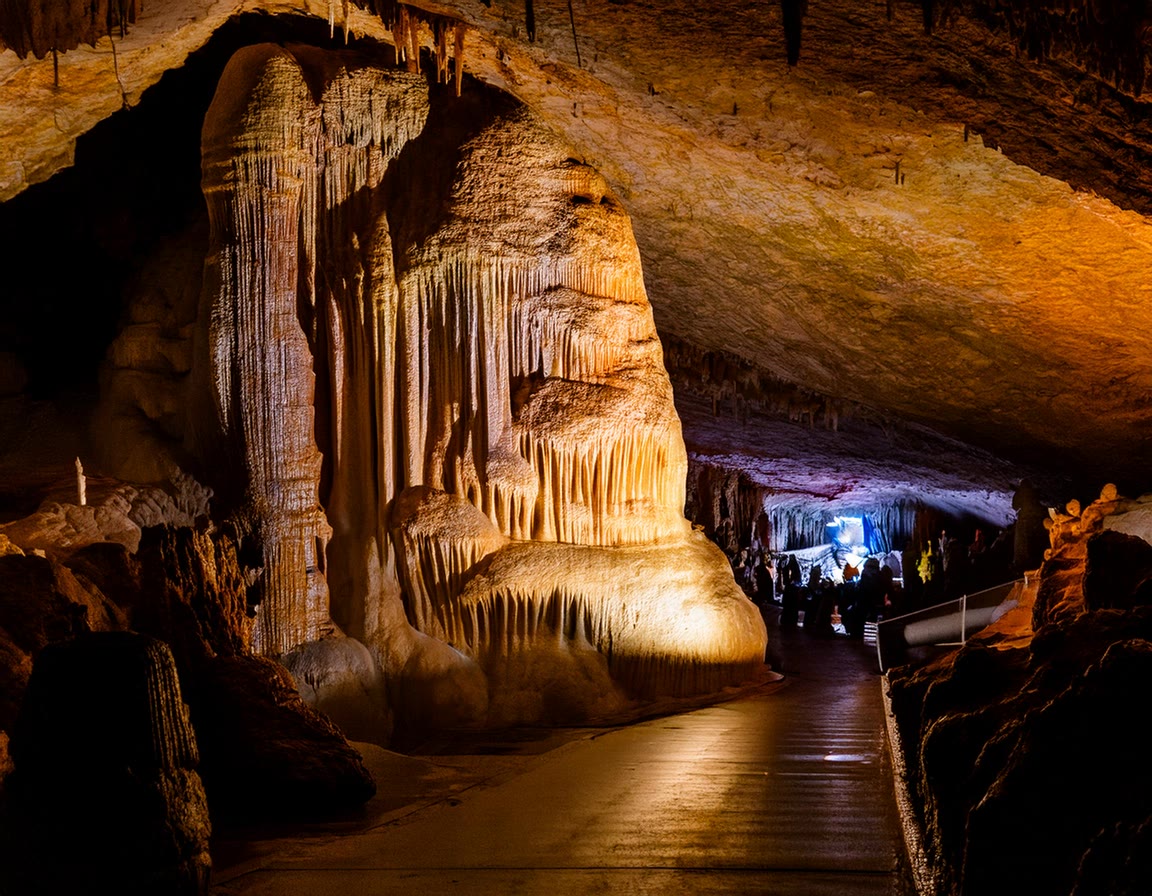 Top 10 Largest Known Underwater Caves